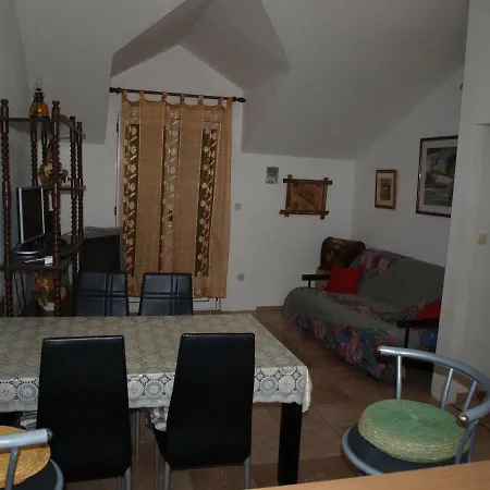 Apartment Ozana Drvenik (Split-Dalmatia)